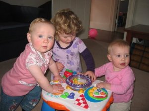 EliFirstBday-JulietteEmmaEli